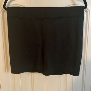 Fabletics Ultracool biker shorts. Black. Size large. 6 inch inseam
